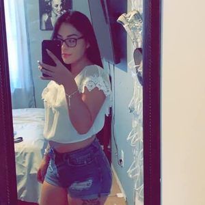 Meet your Posher, Fatima